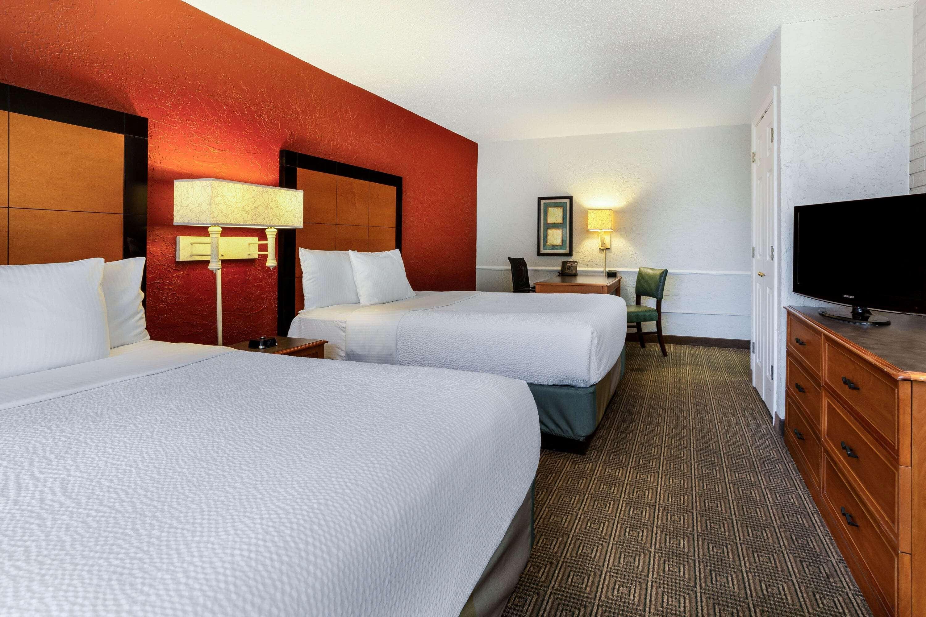 La Quinta Inn Tampa Airport Stadium Westshore Екстер'єр фото